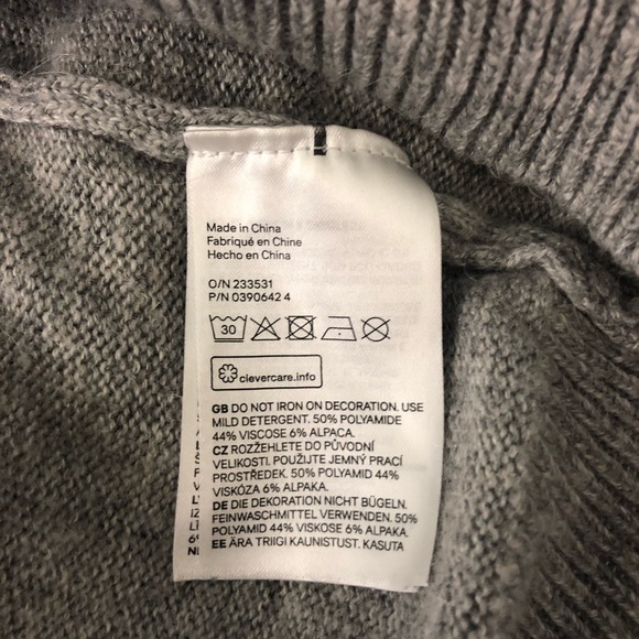 H&M Gangasta Wrapper Sequin Pug Ugly Xmas Sweater - Picture 7 of 10